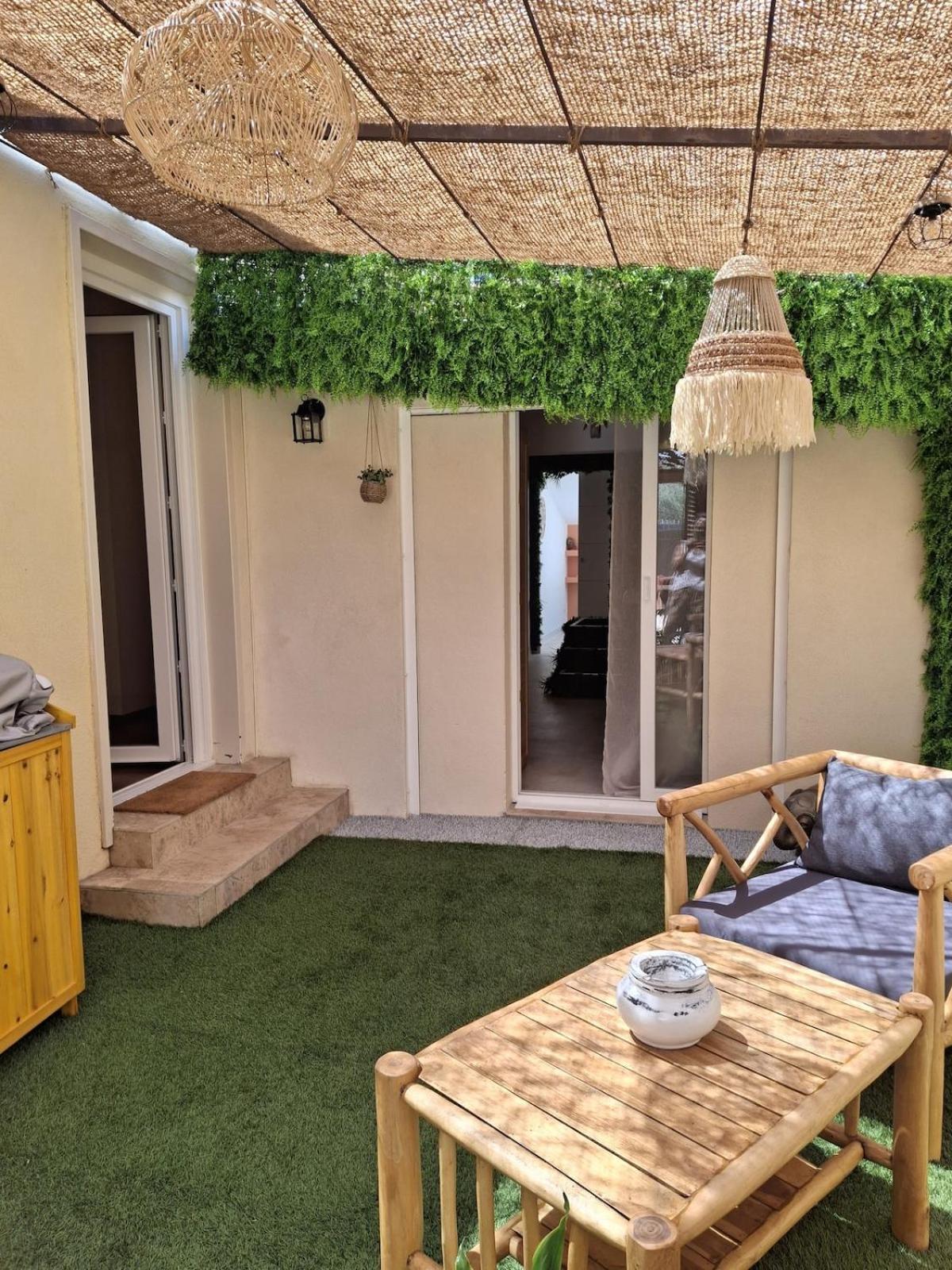 Ferienhaus Votre Location Confort Lançon-Provence